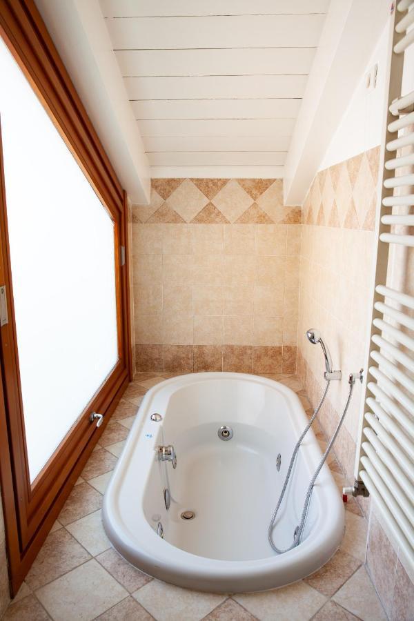 Apartamento Sunshine Raggio Di Sole Milán Exterior foto